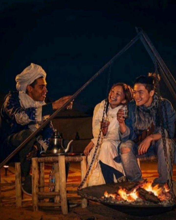 Sunset Desert Camp Hotel Мерцуга Екстериор снимка