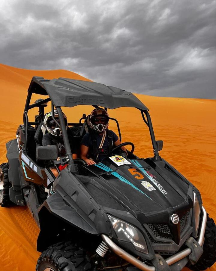 Sunset Desert Camp Hotel Мерцуга Екстериор снимка