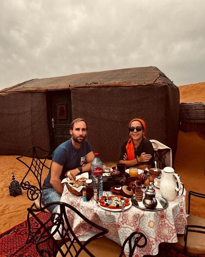 Sunset Desert Camp Hotel Мерцуга Екстериор снимка